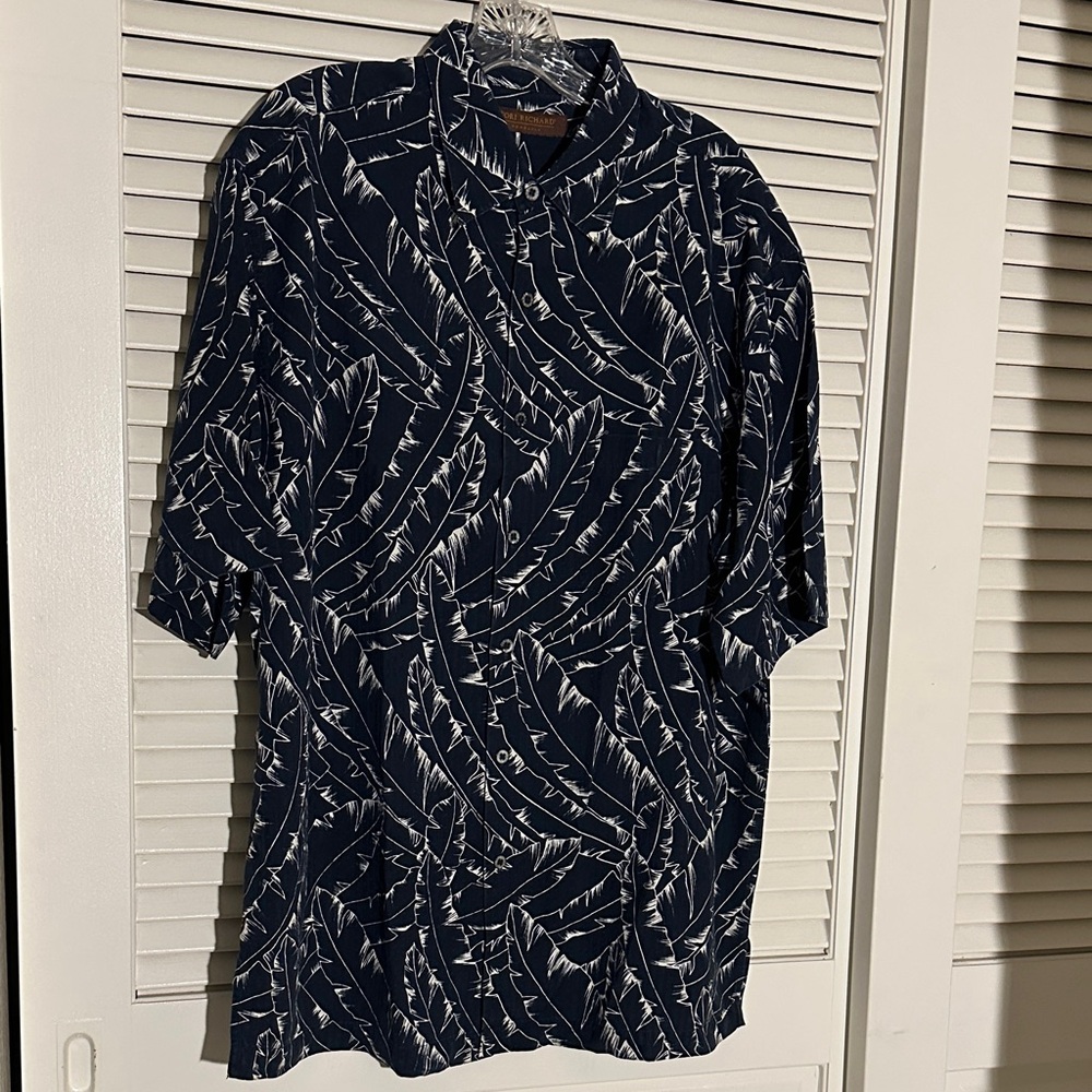 Tori Richard Dark Navy Blue Banana Leaf Pattern Aloha Shirt